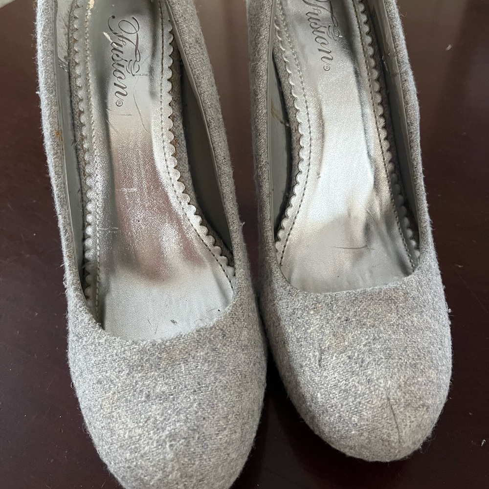 Fusion gray platform rounded toe heels.  Suede-like. Size 7.5.